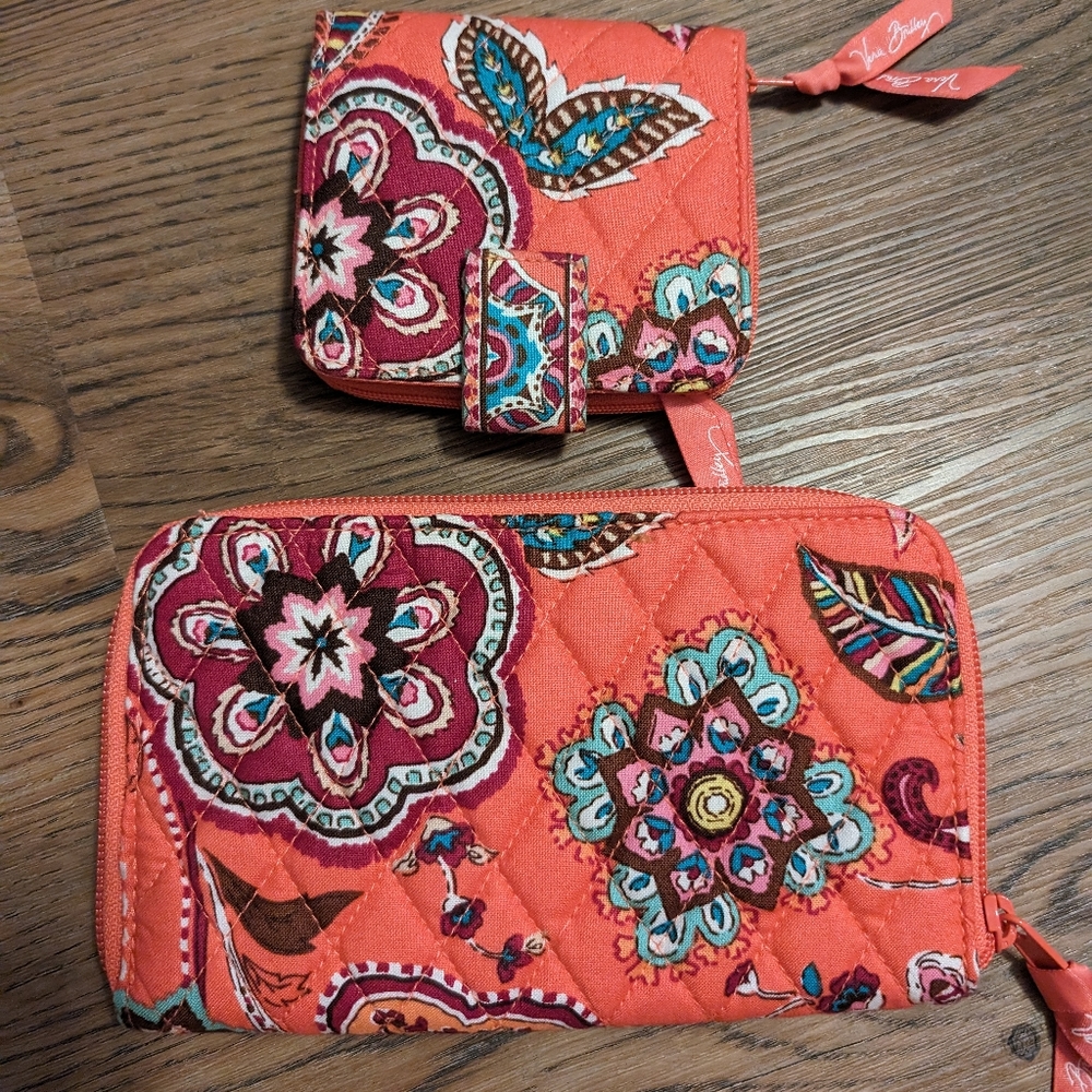 Vera Bradley Call me Coral wallets